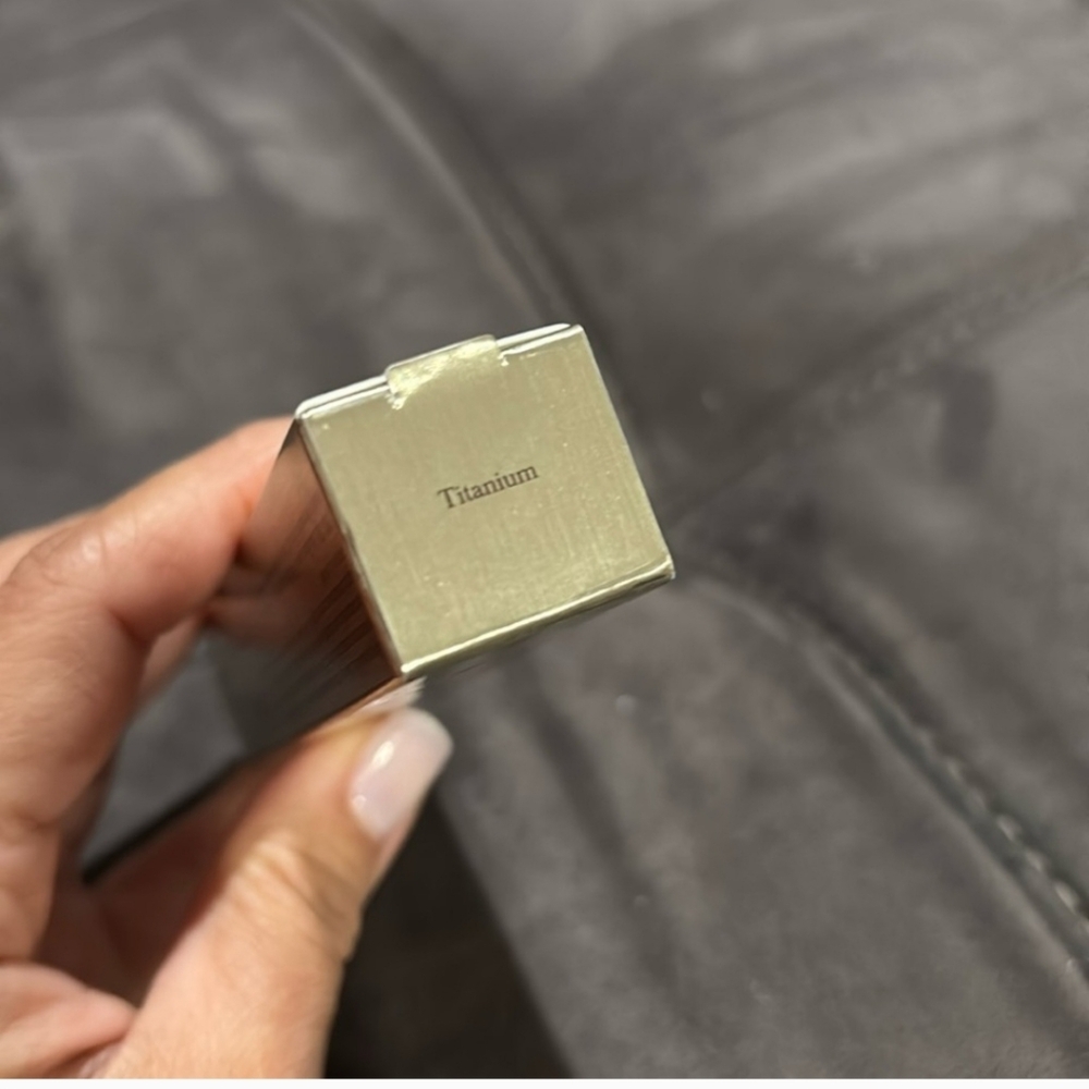 Kevyn Aucoin Molten Lip Color - Metallic Gold - Picture 3 of 3